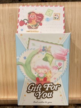 Gift For You Twinkle Twinkle Little Strawberry new in box confirmed with card